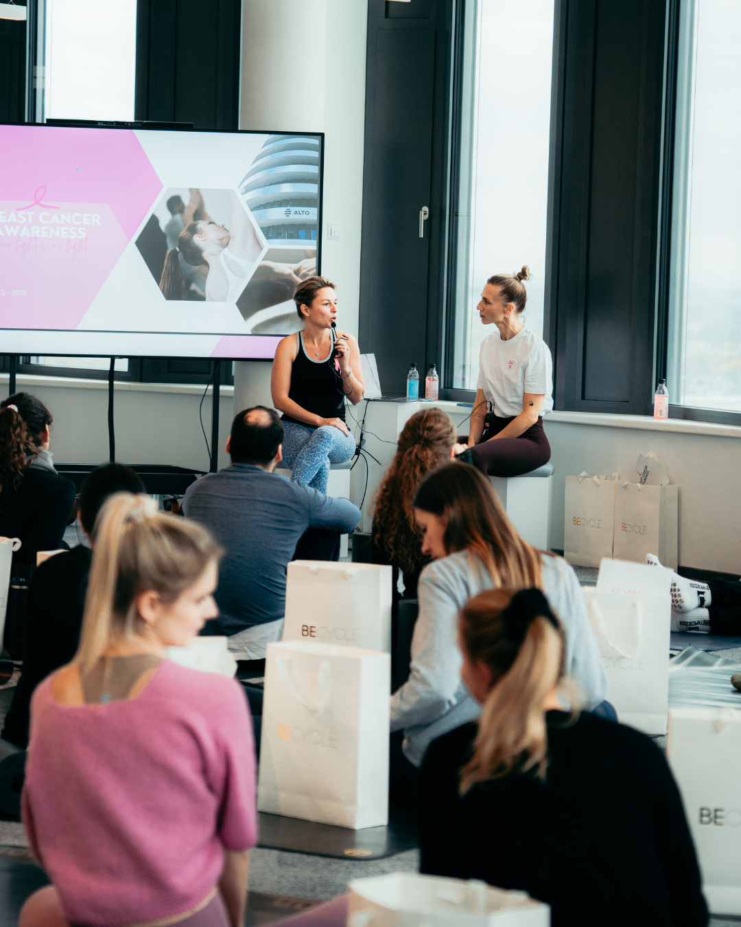 On the road - Heart Collective by Irène Kaymer